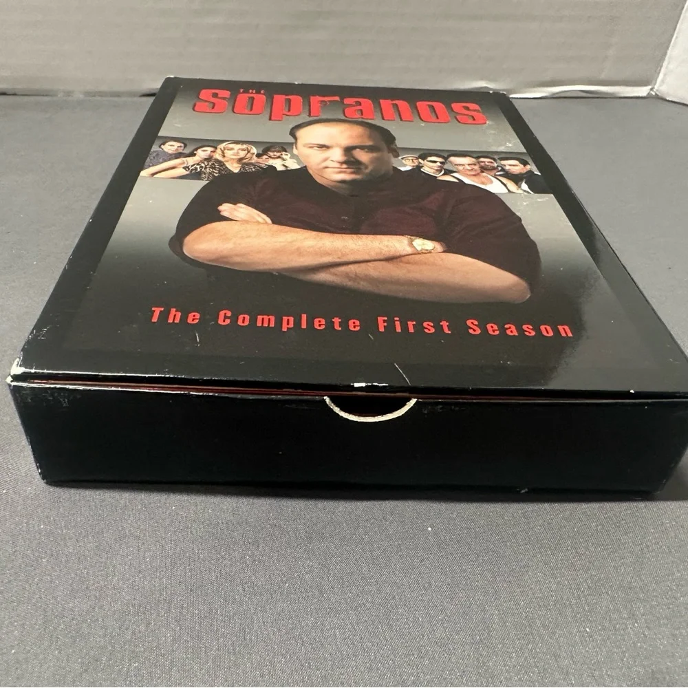 The Sopranos - The Complete First Season (DVD, 2000, 4-Disc Set, DVD Collection) - Picture 9 of 11